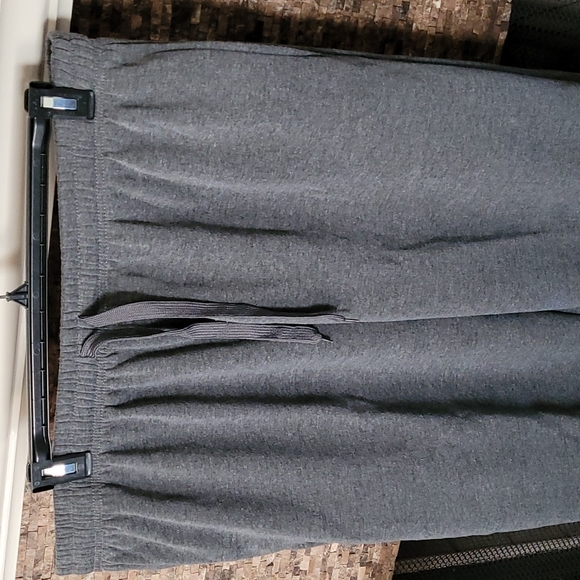 Men's joggers - Picture 2 of 4